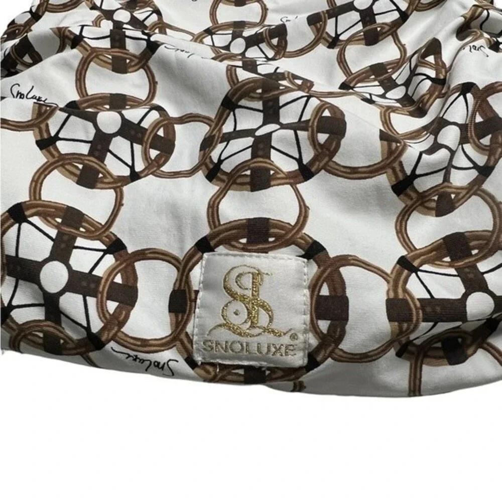 Snowluxe neck warmer. Cozy and chic neckwear for on and off the slopes